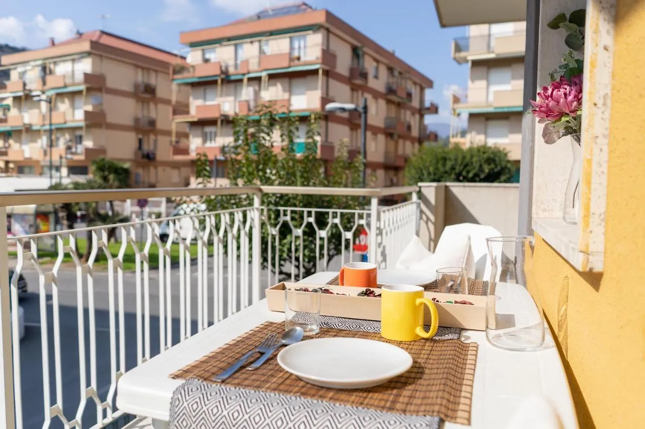 Pietra Ligure Downtown Convenience -Free Parking Apartment Italy