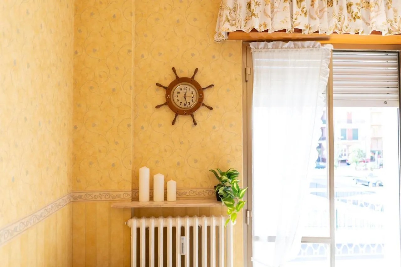 Pietra Ligure Downtown Convenience -Free Parking Apartment