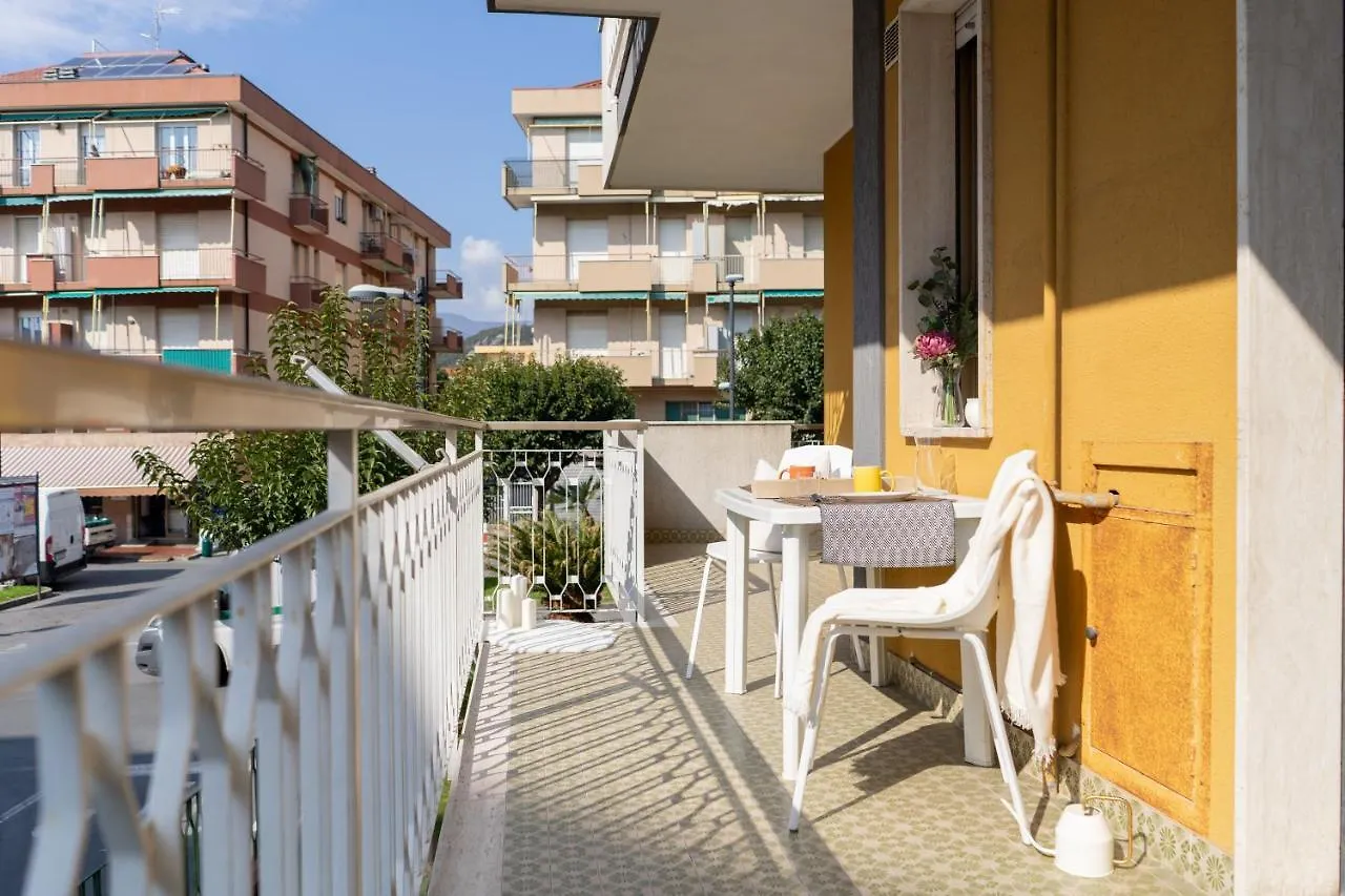 Pietra Ligure Downtown Convenience -Free Parking Apartment Pietra Ligure