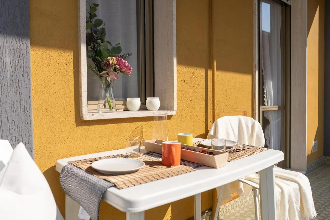 Pietra Ligure Downtown Convenience -Free Parking Apartment